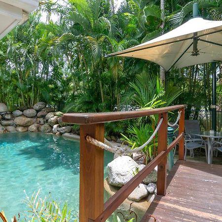 Seascape Holidays - Coral Apartments ポートダグラス エクステリア 写真