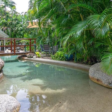 Seascape Holidays - Coral Apartments ポートダグラス エクステリア 写真