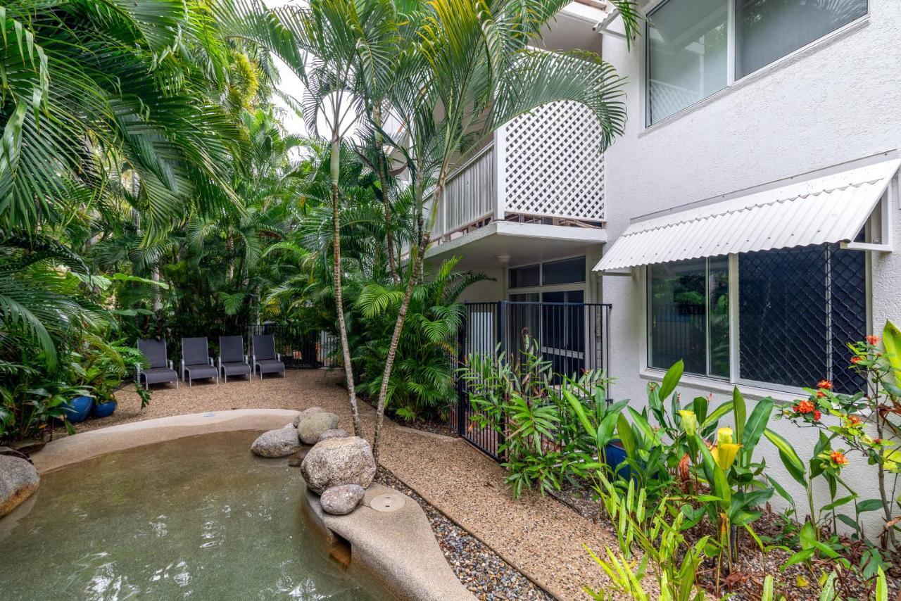 Seascape Holidays - Coral Apartments ポートダグラス エクステリア 写真