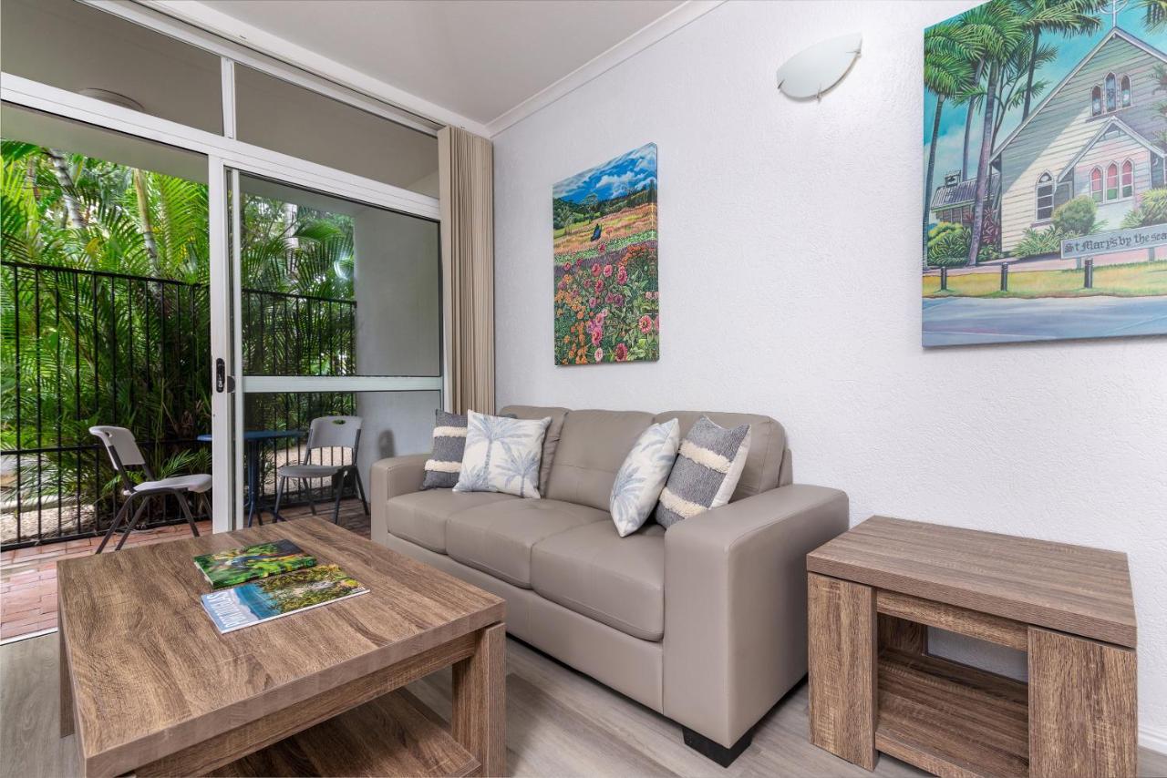 Seascape Holidays - Coral Apartments ポートダグラス エクステリア 写真