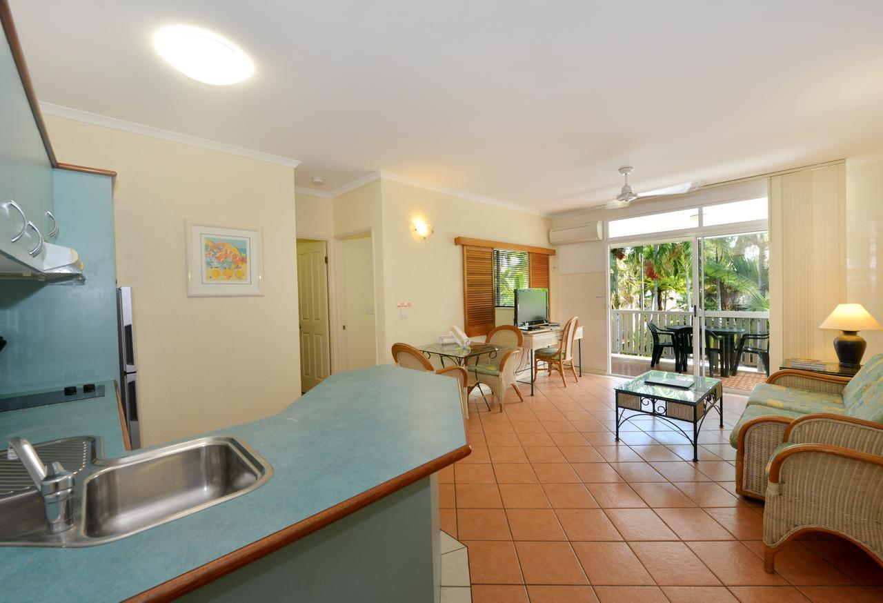 Seascape Holidays - Coral Apartments ポートダグラス エクステリア 写真
