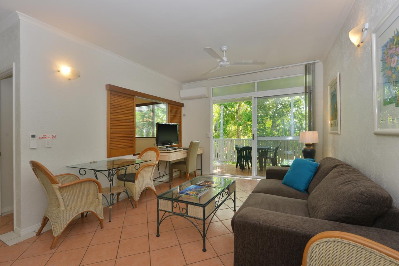 Seascape Holidays - Coral Apartments ポートダグラス エクステリア 写真